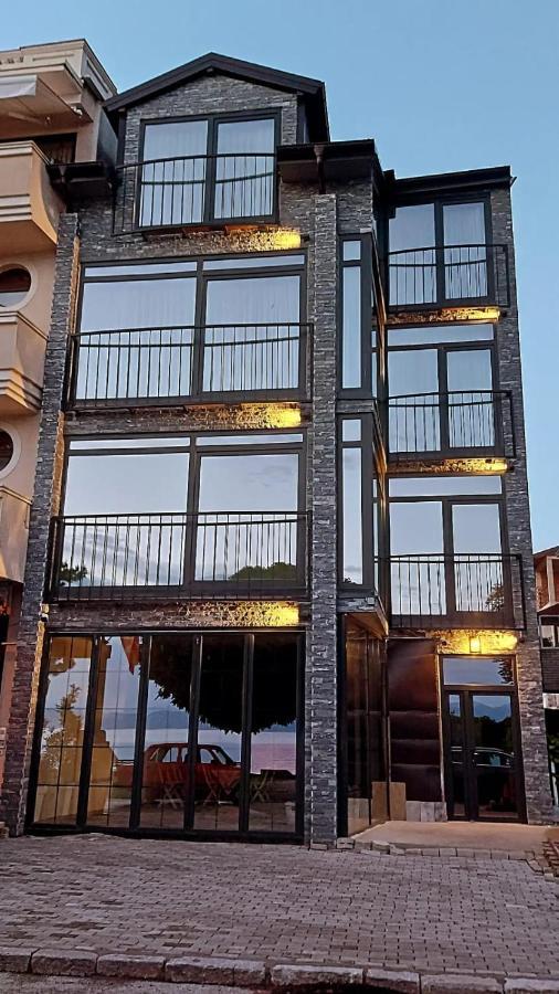 Pier 82 Ohrid
