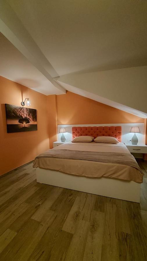 Pier 82 Ohrid